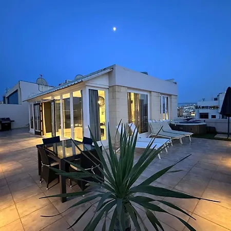 Apartman Stylish Penthouse With Jacuzzi, Bbq, Sundeck *