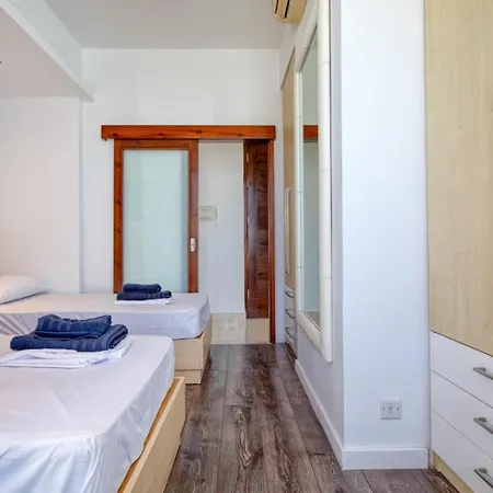 Stylish Penthouse With Jacuzzi, Bbq, Sundeck Apartman
