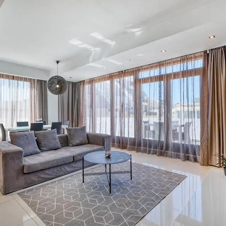 Stylish Penthouse With Jacuzzi, Bbq, Sundeck Apartman *