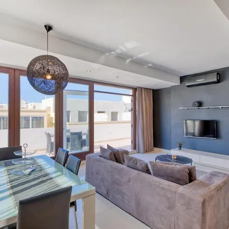 Stylish Penthouse With Jacuzzi, Bbq, Sundeck Apartman Sliema