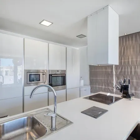 Stylish Penthouse With Jacuzzi, Bbq, Sundeck * Sliema